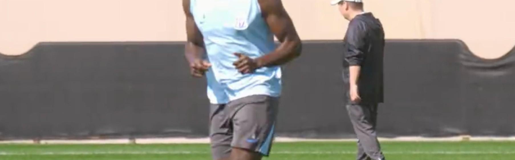 世界杯比赛直播地址-记者：申花队员对盖伊的印象就是“壮”，在身前就是一堵墙