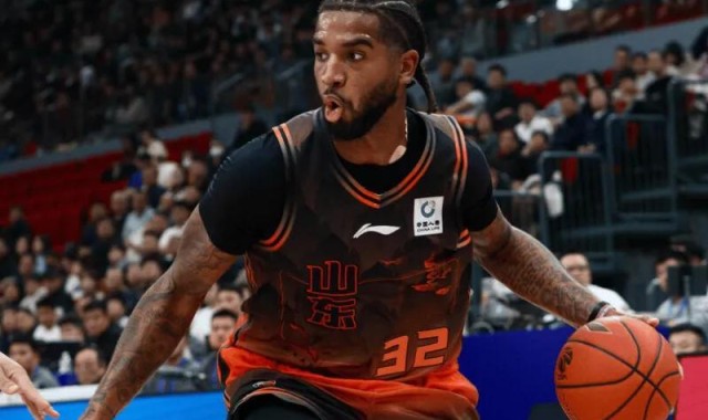 世界杯官网直播app下载中心-山东外援隐患太大！克里斯情绪波动大，鲍威尔只能高出手换高得分