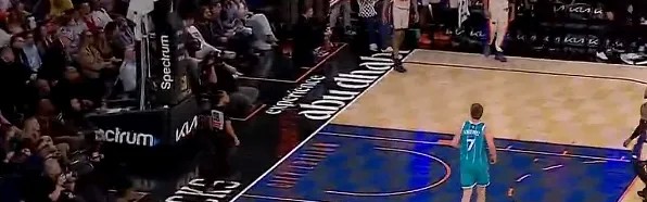 半场：尼克斯以44-57落后黄蜂，麦克布莱德18分鲍尔12+5+5