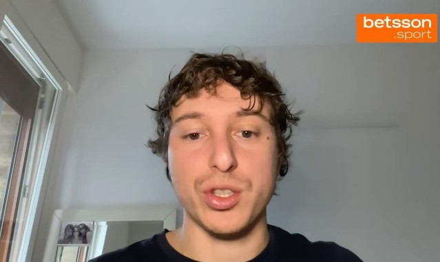 莫雷托：福法纳坚定地想留在米兰；卡马尔达伤势比想象中的重