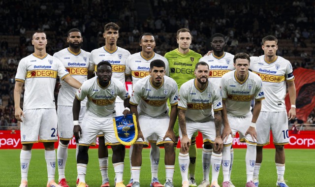 世界杯比赛直播地址-科维诺：莱切的魔法大师，一生奉献。斯蒂基·达米亚尼称赞：“独一无二的热情，一位伟人”