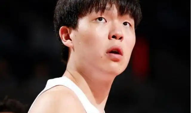 世界杯比赛直播地址-梦幻半场！杨瀚森8中8轰17+3+2+1 弹无虚发无可阻挡